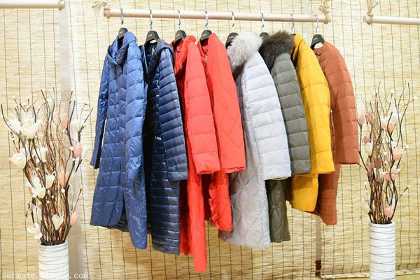 1640857705579723.jpg 羽绒服