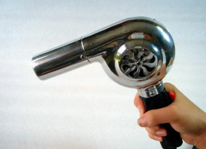 吹风机的对色观察，选用标准光源箱！